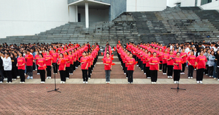 学校举行“我和我的祖国”主题升...